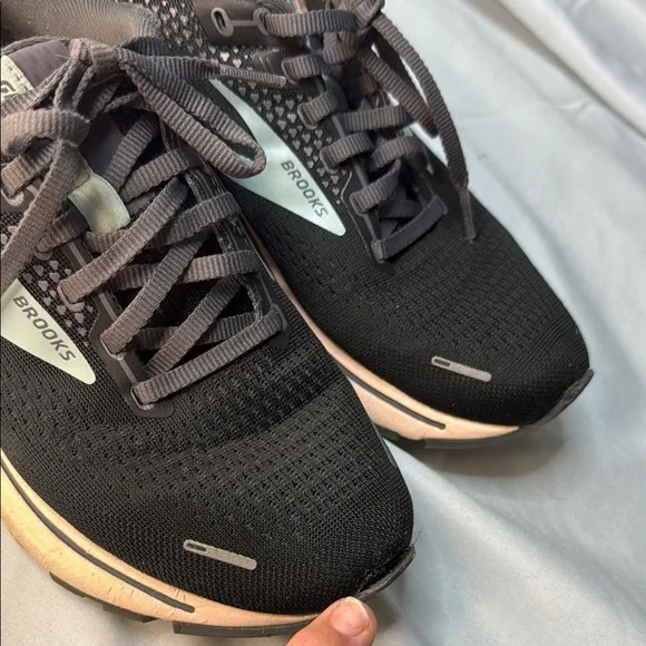 Brooks Ghost 14 Woman’s, size 8.5 Running Sneakers, Black/Pearl/Peach, Preowned - Picture 3 of 15